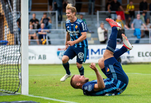 Djurgårdens Nicklas Bärkroth jublar
