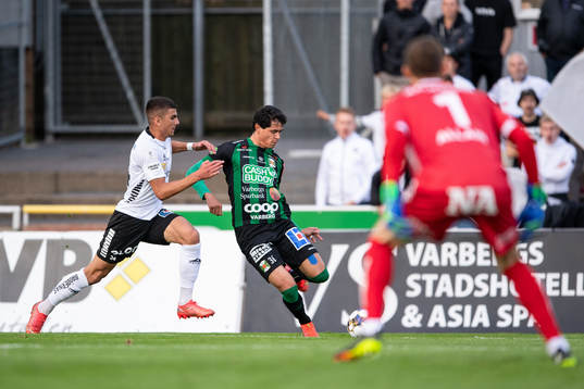 Örebros Hussein Ali och Varbergs Jean Carlos De Brito