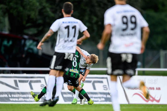 Varbergs Luke le Roux och Örebros Dennis Collander