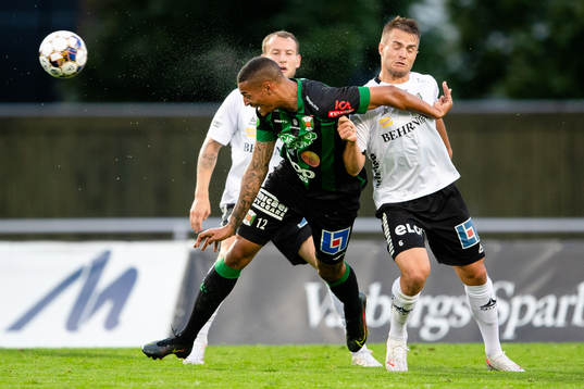 Varbergs Simon Karlsson Adjei Örebros Benjamin Hjertstrand