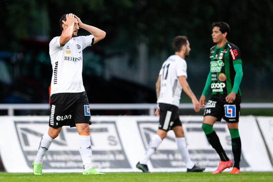 Örebros Agon Mehmeti deppar