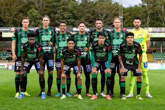 Varbergs lag före fotbollsmatchen i Allsvenskan mellan