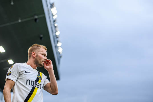 s Sebastian Larsson