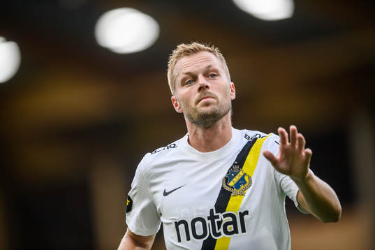 s Sebastian Larsson