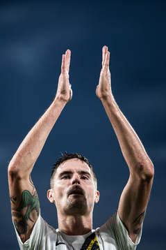 s Mikael Lustig jublar
