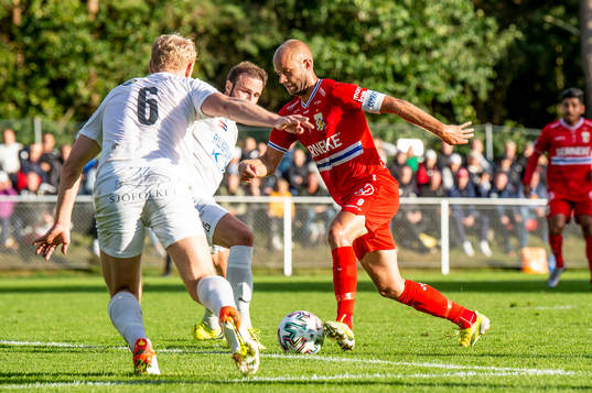 IFK Göteborgs Robin Söder mot Martin Jönsson och Robin