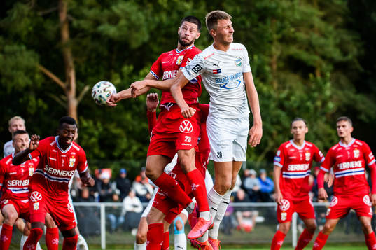 IFK Göteborgs Kevin Yakob och Österlens Hugo Bjurnemark