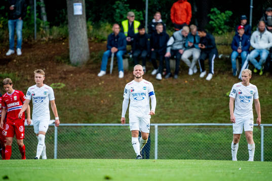 Österlens Adam Barchan deppar med lagkamraterna