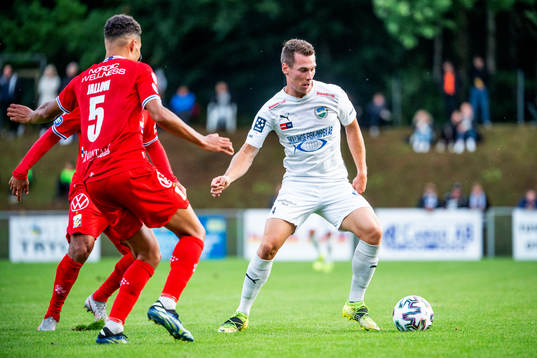 Österlens Samuel Fröjdh mot Hosam Aiesh och Alexander