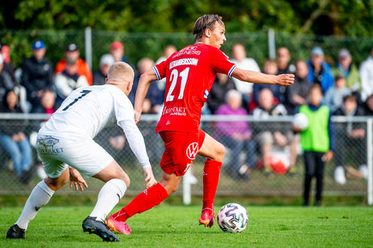 IFK Göteborgs Noah Alexandersson mot Österlens Adam