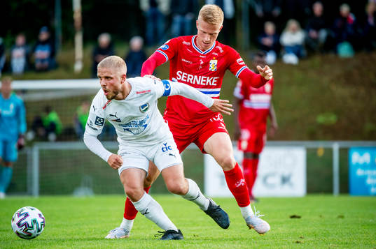 Österlens Adam Barchan mot IFK Göteborgs Oscar Wendt