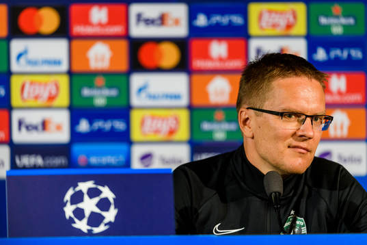 Head coach Valdas Dambrauskas