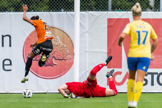 Sveindís Jane Jónsdóttir of Kristianstad and goalkeeper