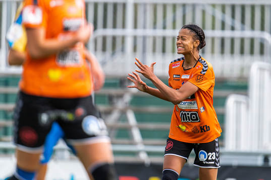 Sveindís Jane Jónsdóttir of Kristianstad reacts