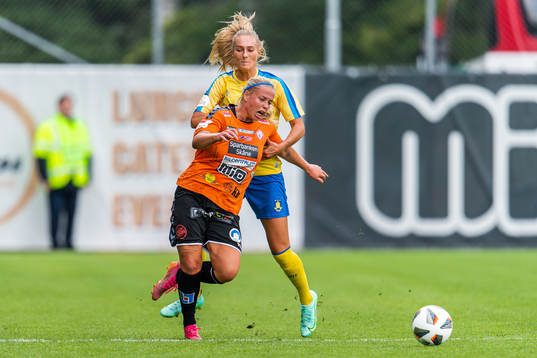 Therese Sessy Åsland of Kristianstad Frederikke Lindhardt