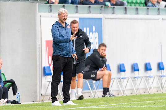 Head coach Per Lundgren Nielsen of Bröndby