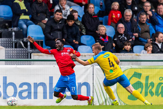 Helsingborgs Benjamin Acquah och Eskilsminnes Victor