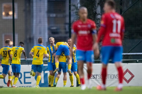 Eskilsminnes Emil Åberg jublar