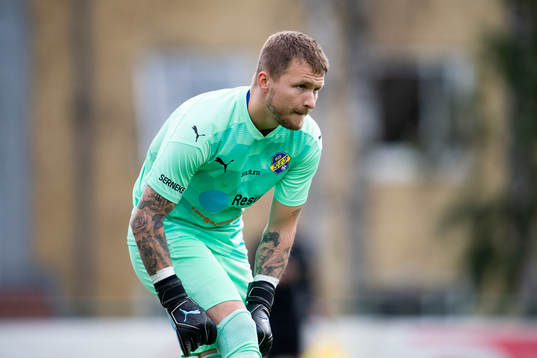 Eskilsminnes målvakt Pontus Löfvenmarkunder