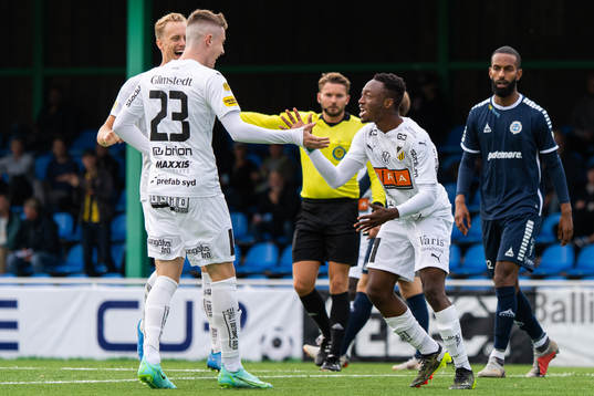 Häckens Benie Adama Traore jublar