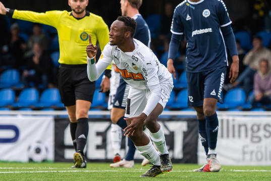 Häckens Benie Adama Traore jublar