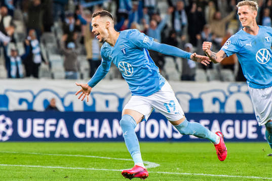 Veljko Birmancevic of Malmö FF celebrates scoring 1-0