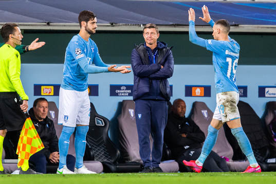 Jon Dahl Tomasson, head coach, watches as Adi Nalic is