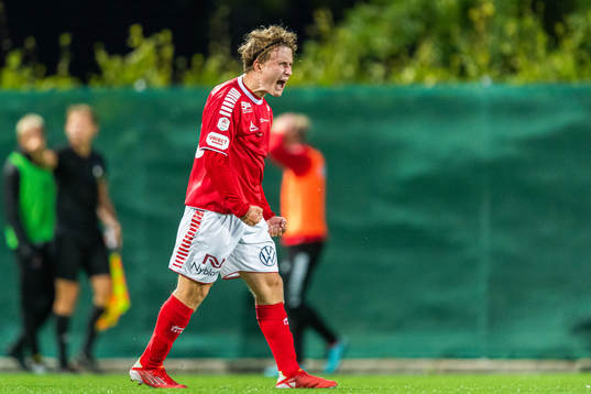 Kalmars Victor Backman jublar