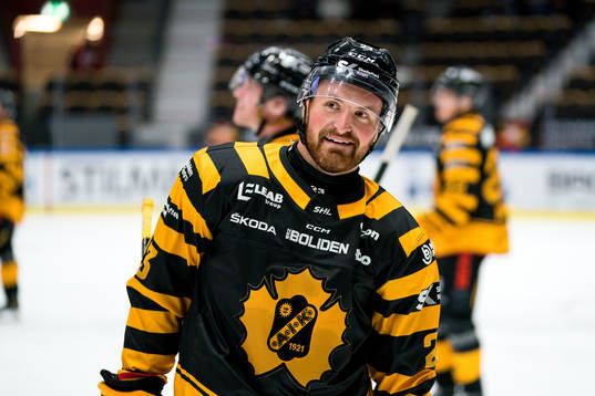 Skellefteås Adam Mascherin jublar