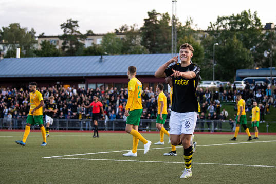 s Erik Ring jublar