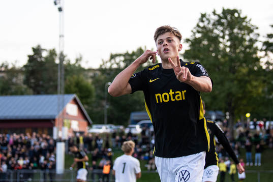 s Erik Ring jublar