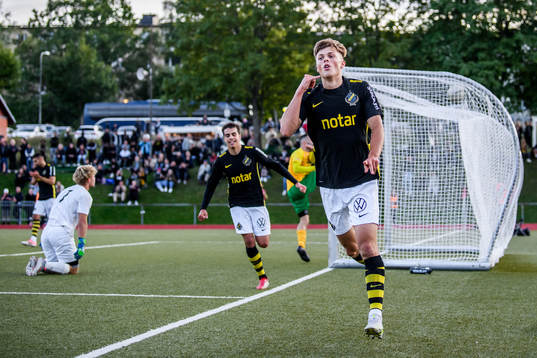 s Erik Ring jublar