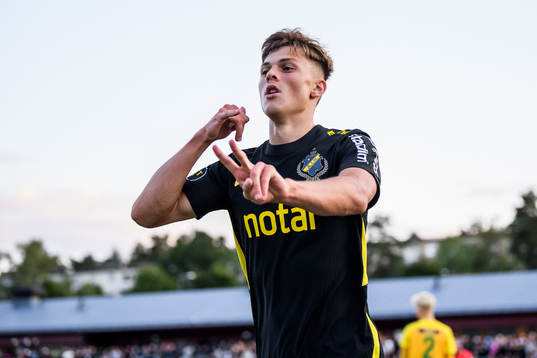 s Erik Ring jublar