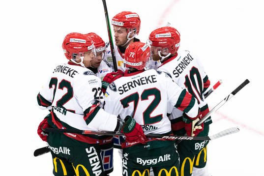 Frölundas Patrik Carlsson jublar