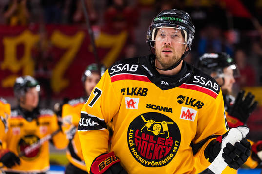 Luleås Linus Omark jublar