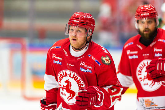 Troja/Ljungbys  Emil Eriksson jublar