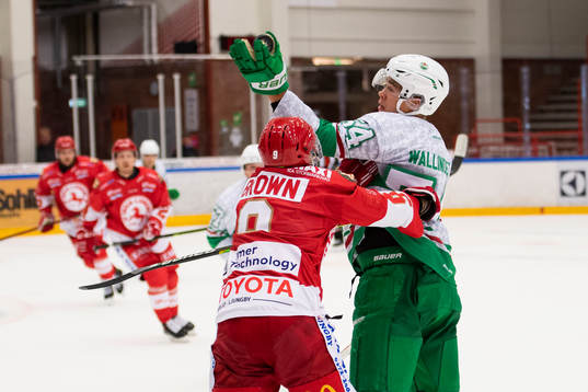 Troja/Ljungbys  Cameron Brown och Rögles William Wallinder