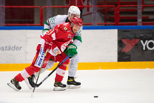 Troja/Ljungbys  Emil Eriksson och Rögles Ryan McKiernan