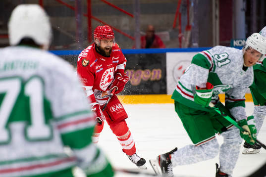 Troja/Ljungbys  Tobias Törnqvist agerar