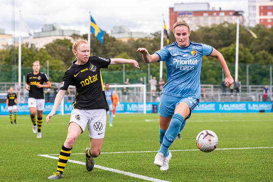 s Caroline Murray och Djurgårdens Kamilla Karlsen