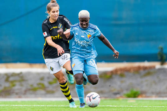 s Julia Olsson Djurgårdens Elizabeth Addo