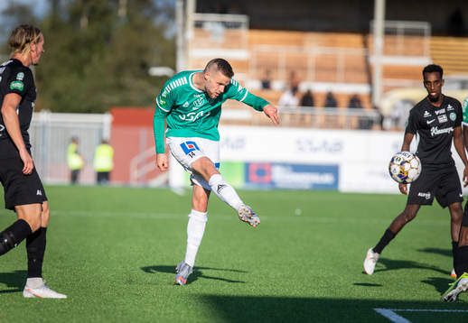 Brages Niklas Söderberg skjuter