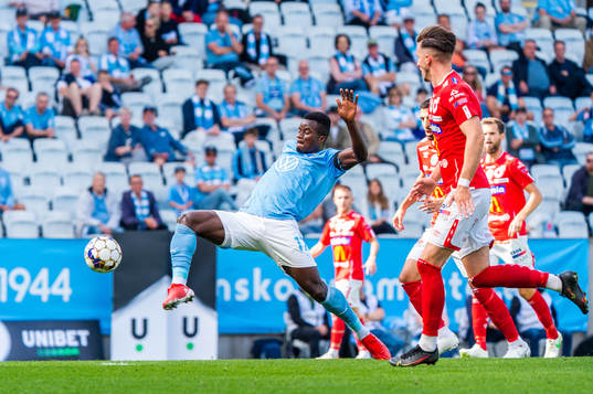 Malmö FFs Malik Abubakari och Degerfors Daniel Janevski