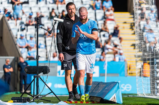 Malmö FFs Jo Inge Berget lämnar plan