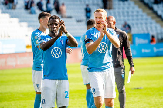 Malmö FFs Bonke Innocent och Franz Brorsson  jublar