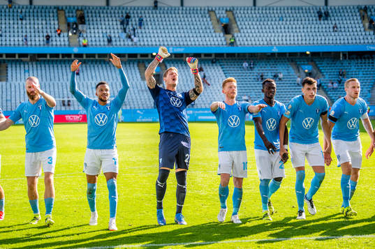 Malmö FFs Martin Olsson, målvakt Johan Dahlin och Anders