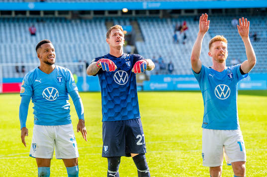 Malmö FFs Martin Olsson, målvakt Johan Dahlin och Anders