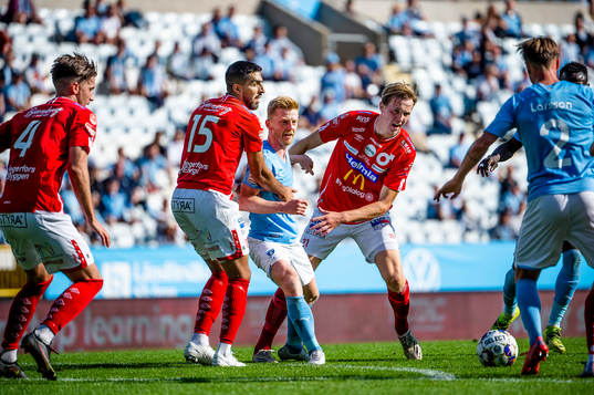 Malmö FFs Anders Christiansen mot Degerfors Sean Sabetkar