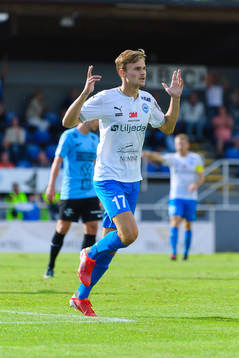 Värnamos Oscar Uddenäs  jublar