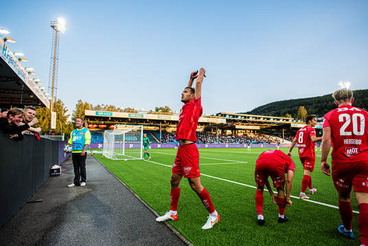 Fredrik Pallesen Knudsen of Brann celebrates